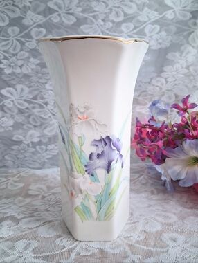Vintage Otagiri Japan "Iris Bouquet" Porcelain Vase Hexagonal Base Gold Trim